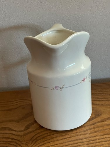 Pfaltzgraff Trousseau Pitcher Drinks USA Retired Old Castle Marking Vintage - Picture 5 of 8