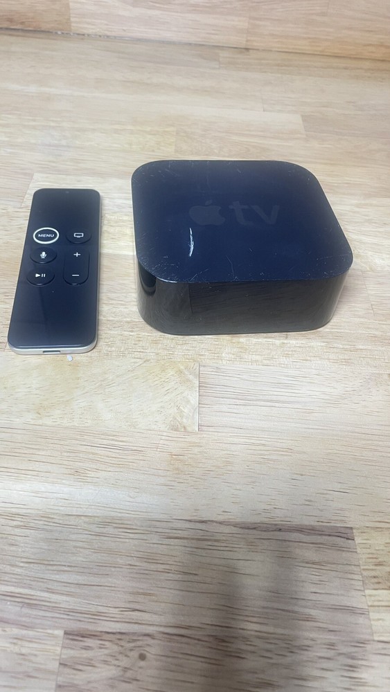 Apple TV A1625 4th Generation 32GB HD Media Streamer