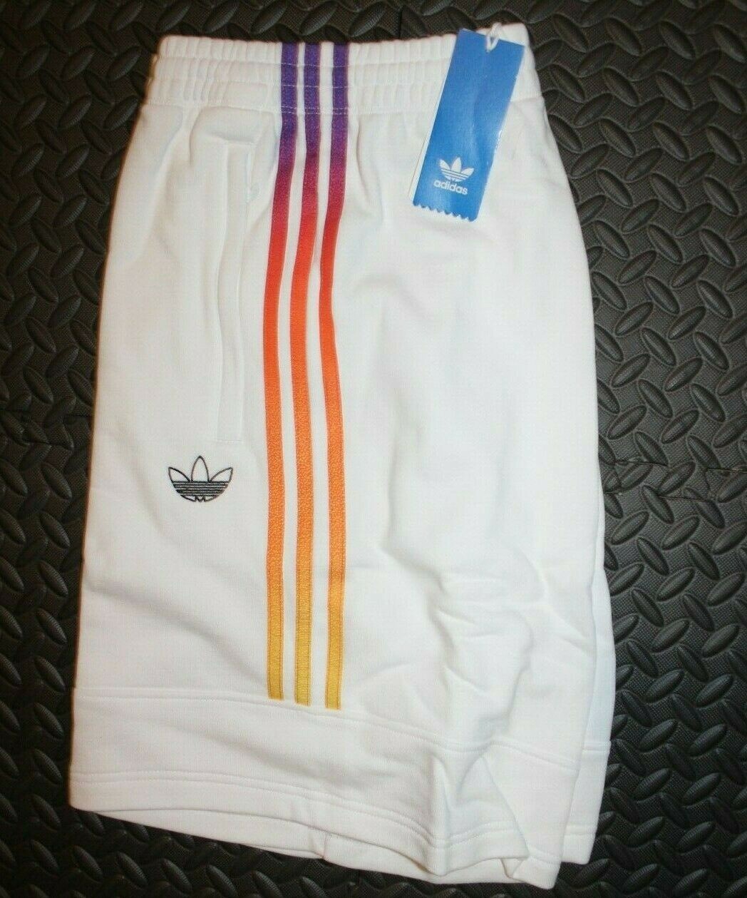 gn2436 adidas