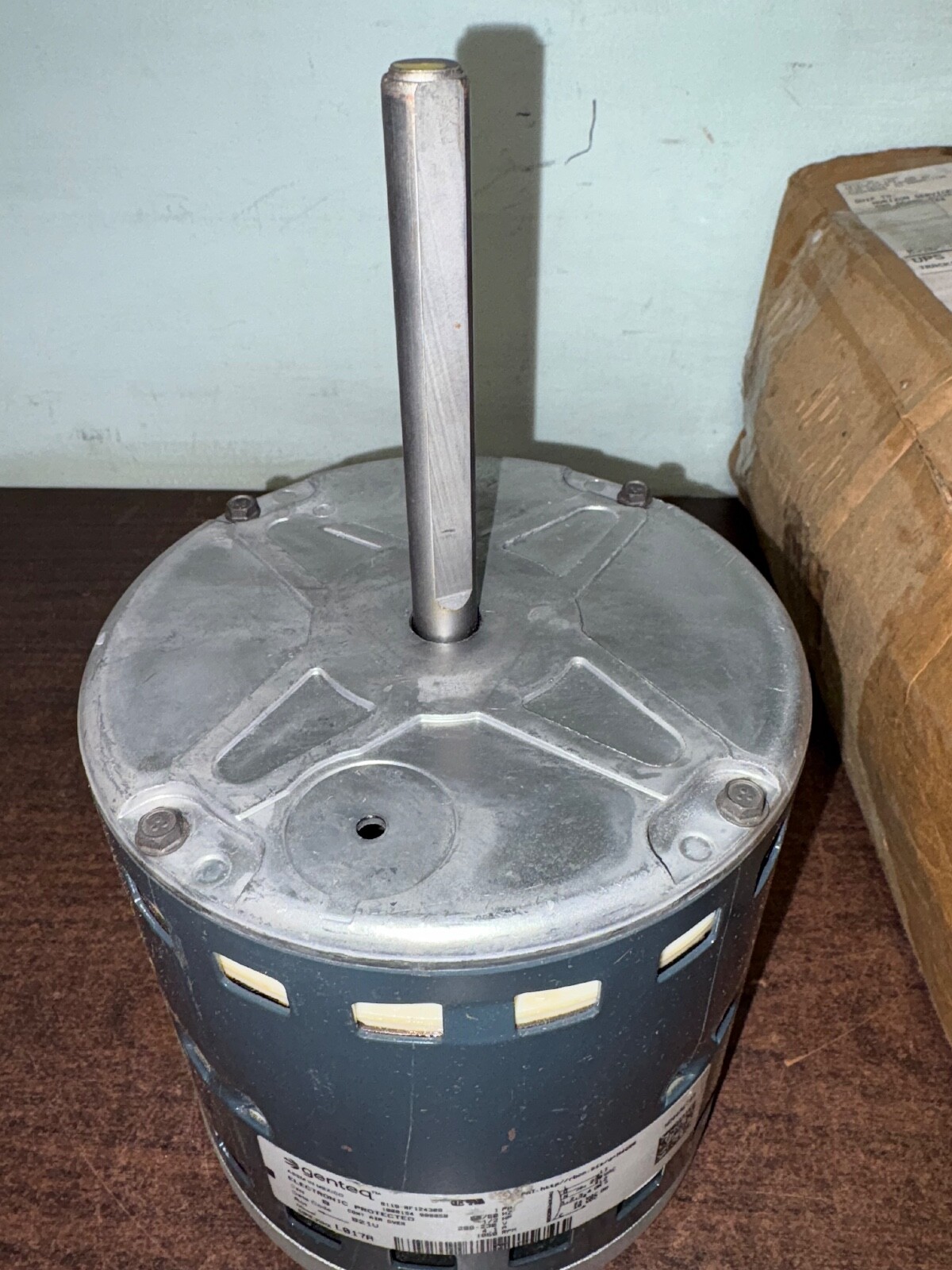 NEW CARRIER FACTORY AUTHORIZED PARTS HD44AE137  MOTOR  S4