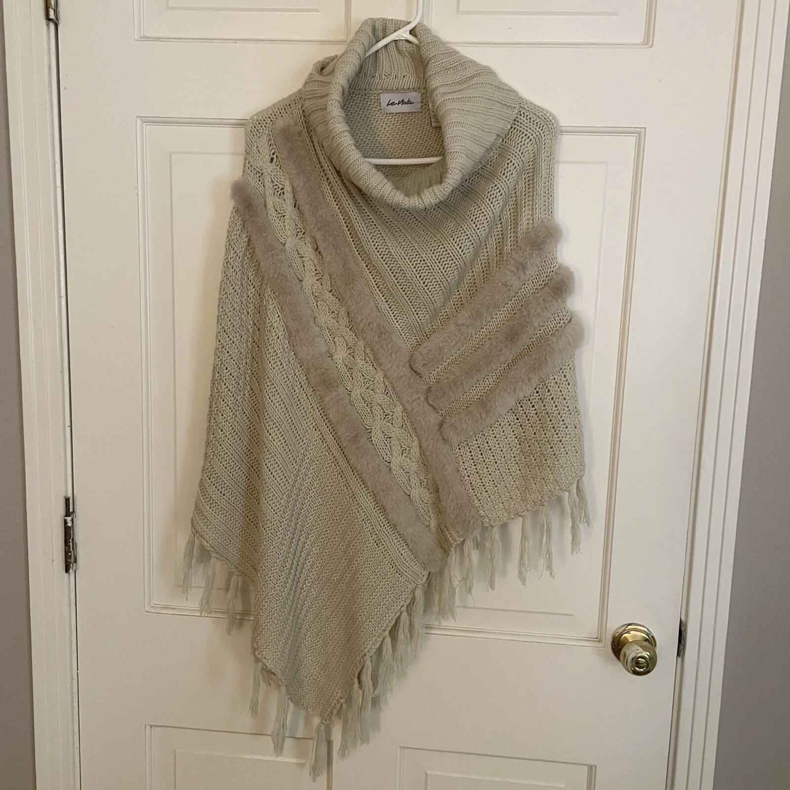 NWT Le Moda Faux Fur Knit Poncho One Size Natural Beige Turtle Neck Fringe