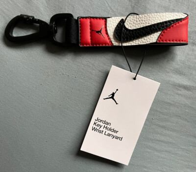 BNWT Nike Jordan 1 Chicago Leather Trophy Key Holder Clip Lanyard