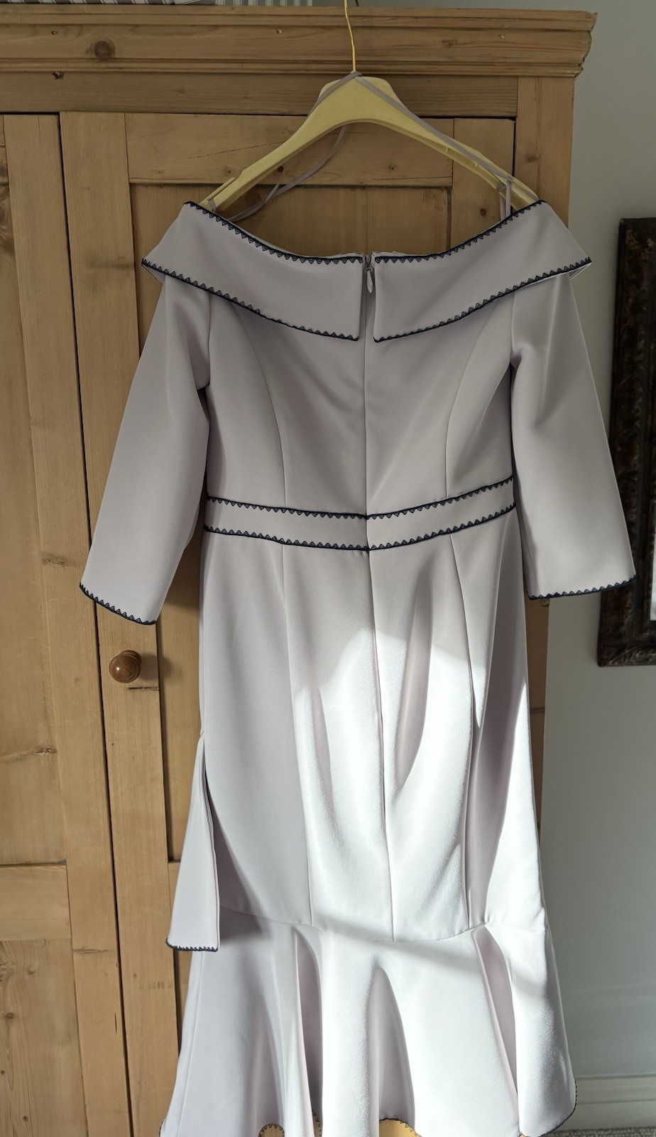 Veni Infantino Off Shoulder Bow Midi Fit & Flare Dress Taupe/Navy UK 14 image 2