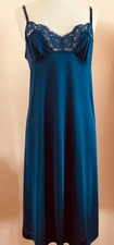 VINTAGE VANITY FAIR OUTLET SZ 36 ALL NYLON NAVY BLUE FULL SLIP EXC. COND. USA