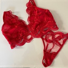 Victoria's Secret Red Lace Bow Bra Thong Lingerie Matching Set sz Small Coquette