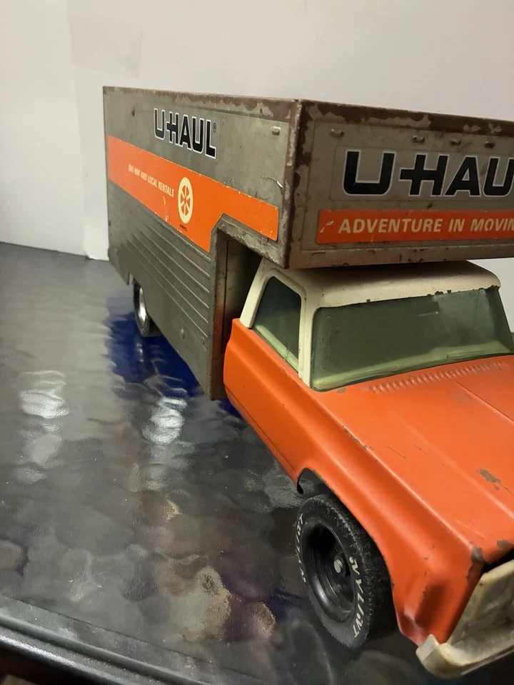 U-Haul Vintage 1970 Ford U-Haul Mover Truck Press Steel 18 1/2 - Image 3 of 4