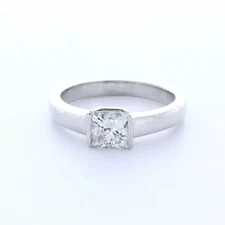 Solitaire Engagement Ring 18K Gold 0.91 Carat Princess Lab-Grown Diamond G VS1