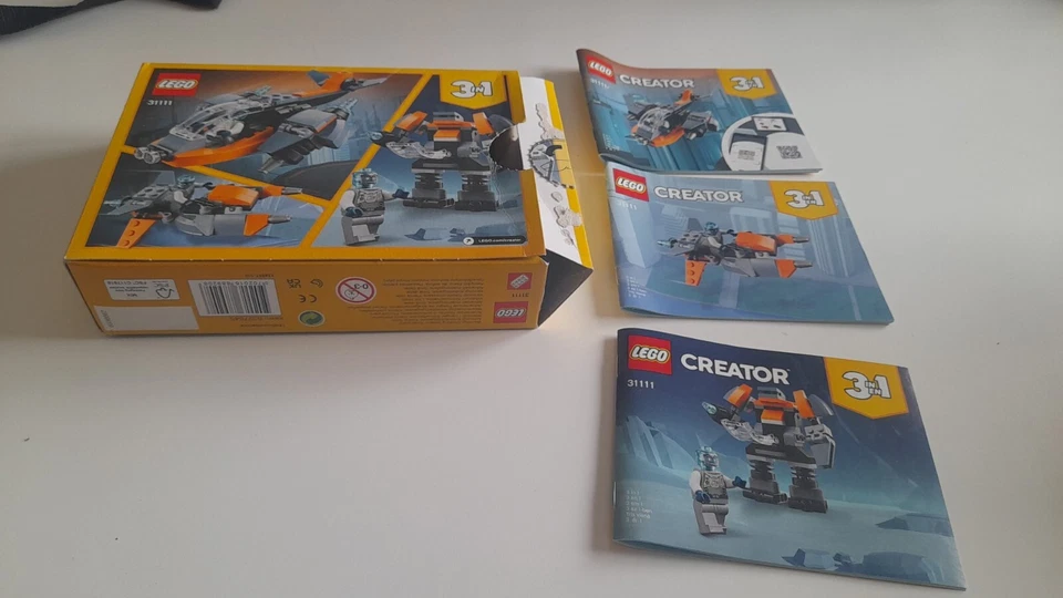 LEGO Creator 31111 Cyber Drone, foto 2 di 5