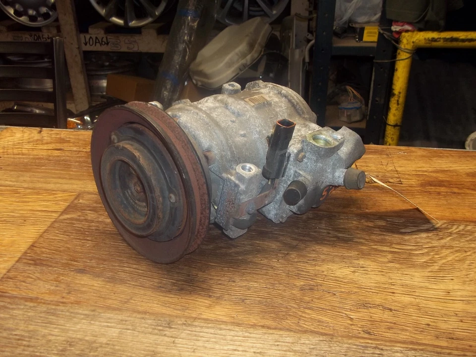 99-04 CHRYSLER 300M 98-04 CONCORDE AIRE ACONDICIONADO COMPRESOR BOMBA MONTAJE Foto 3 de 4