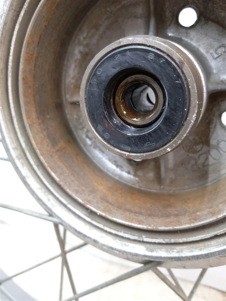 Llanta trasera Yamaha 100 LS2 TWIN 1972 PA AP-152 Foto 3 de 4