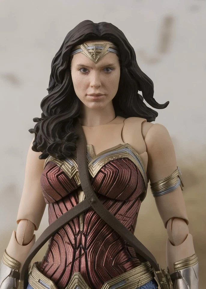 S.H. Figuarts Wonder Woman LIGA DE LA JUSTICIA Bandai de Japón Foto 3 de 4