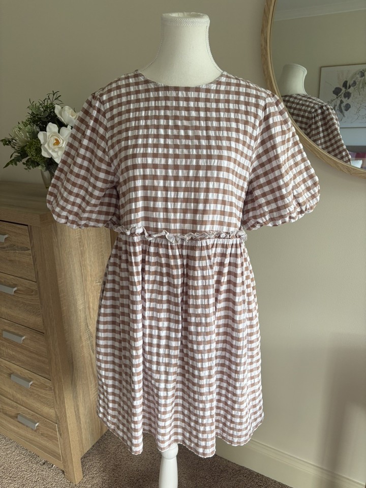 Ladies JeansWest Checked Babydoll Dress in Size 8. AS NEW