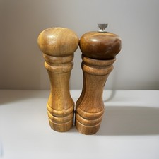 William Sonoma Wood Salt Shaker and Pepper Grinder Set 6.5