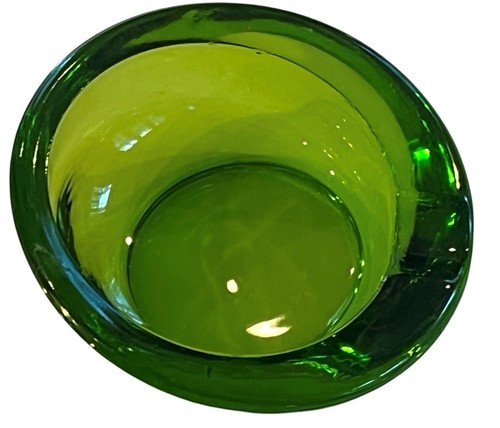 MCM Viking Glass Atomic Orb Ashtray GREEN Asymmetrical Mid century Vintage 3" - Picture 3 of 6