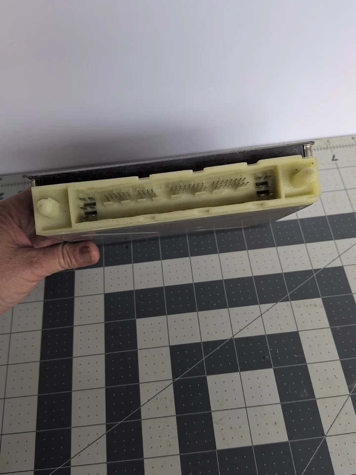 2001-2004 Volvo V70 Transmission Control Module TCM P09480761 OEM - Imagem 2 de 4