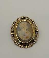 Vintage Cameo Brooch Gold Tone