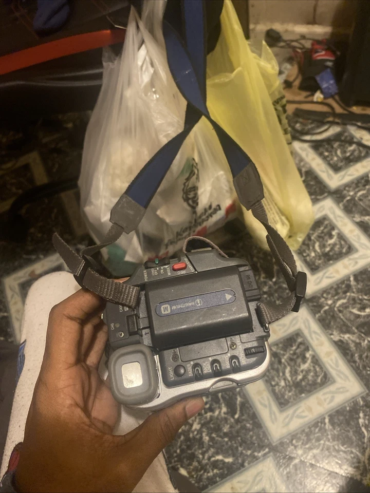 Sony Handycam DCR-TRV280 Digital 8 20x Optical Camcorder - Image 4 of 4