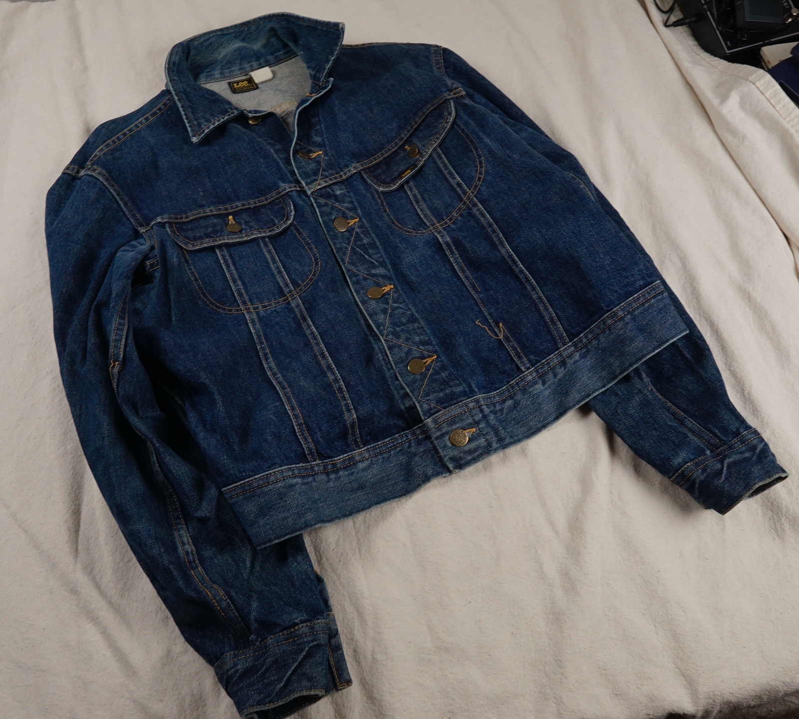 VINTAGE Lee Denim Jacket Large 220J Sanforized Un… - image 3