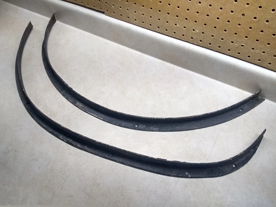 De colección 1964-67 Chevrolet El Camino OEM Cama Interior Rueda Pozo Molduras Par (2) Foto 3 de 3