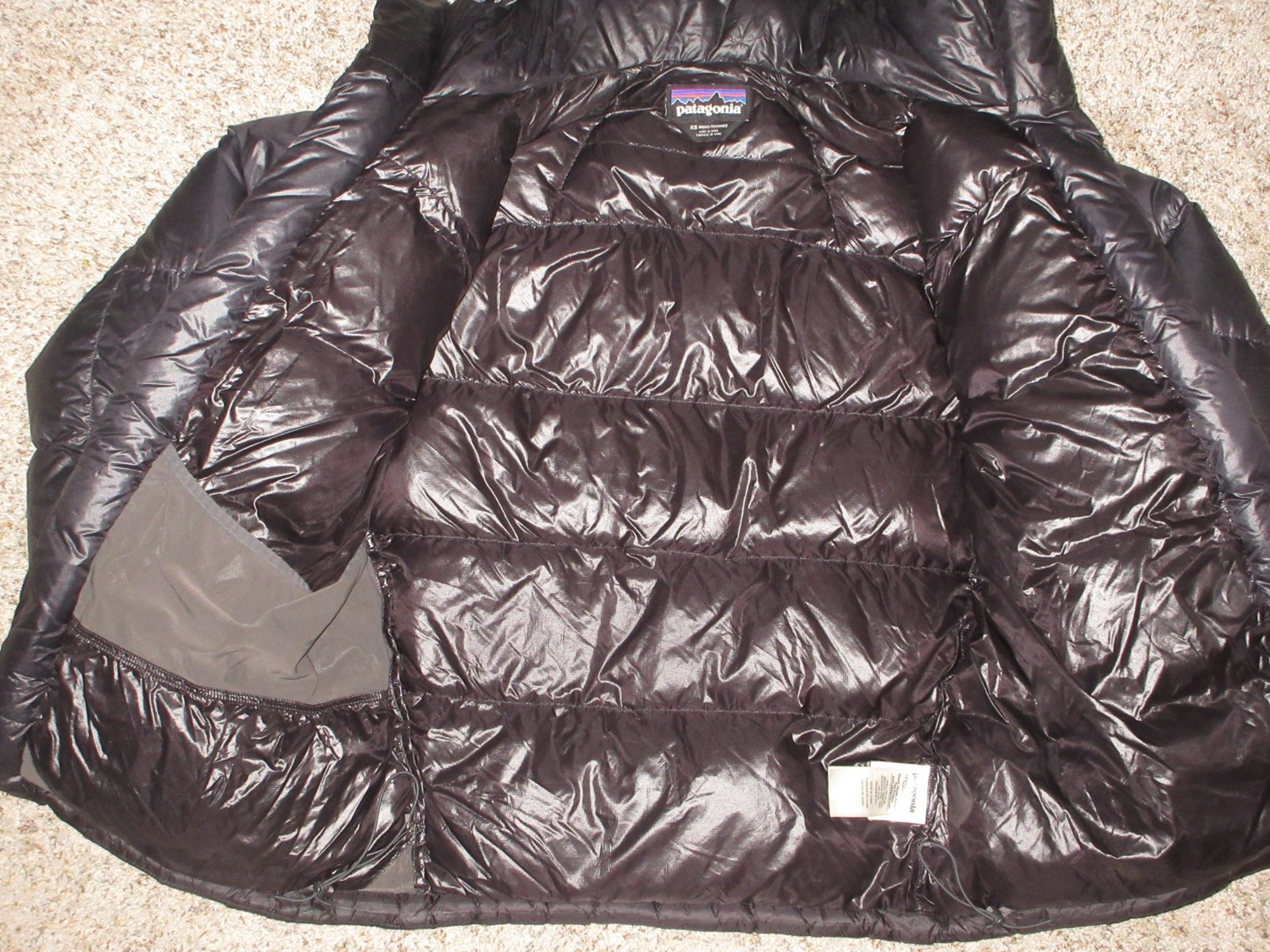 PATAGONIA FITZ ROY DOWN HOODED PARKA MEN XS BLACK 84570 PUFFER COAT JACKET *FLAW thumbnail 6