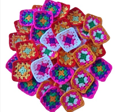 200 gehäkelte Granny Squares helle Farbgebung 3 Zoll