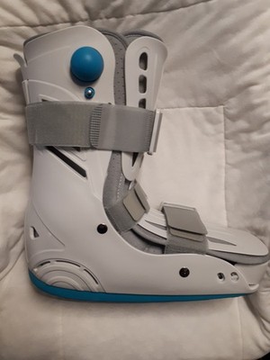 Walking Boot for Broken Foot, Ankle Lightweight Medical Boot Large Adjustable