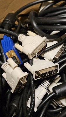 VGA Kabel 55 Stück VGA auf VGA verschiedene Kabel Konvolut /10 kg.