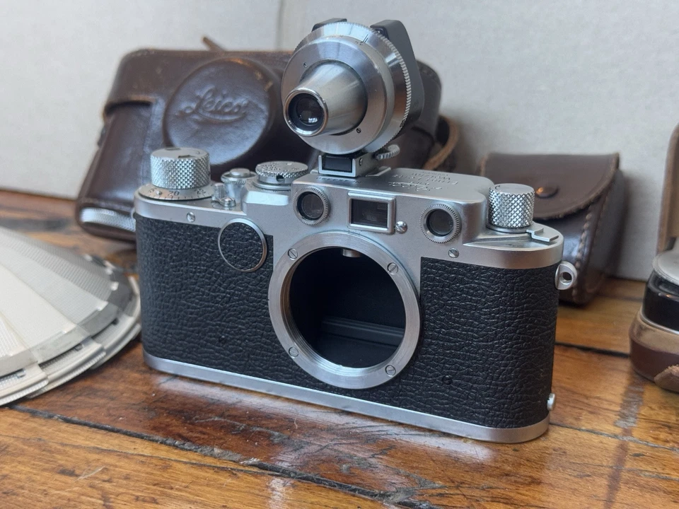 Cámara vintage Leica DRP Ernst Leitz Wetzlar número de serie 453390 con visor Foto 2 de 4