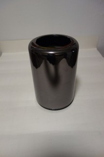 Apple Mac Pro (Ende 2013) – 3 7 GHz Quad Core Xeon E5 – 64 GB RAM – 500 GB SSD