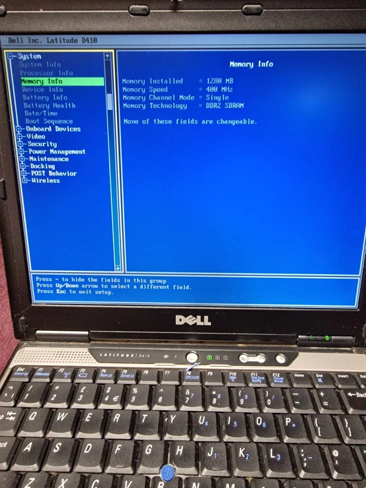 Dell Latitude D410 Pentium M 1.73GHz 1Gb Ram no HDD Laptop power on tested only  - Image 3 of 4