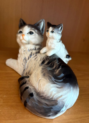 Vtg Mother Cat &Kitten Hand Painted Glossy Ceramic Porcelain Figurine Japan Rare