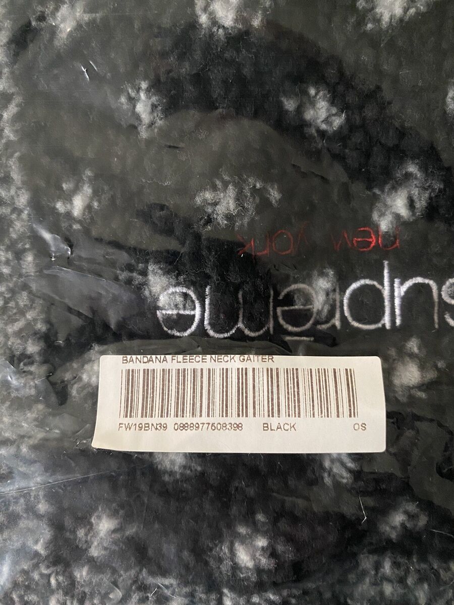 Supreme “Bandana Fleece Neck Gaiter” Color Black, Brand New , FW19 Supreme “Bandana Fleece Neck Gaiter” Color Black, Brand New , FW19