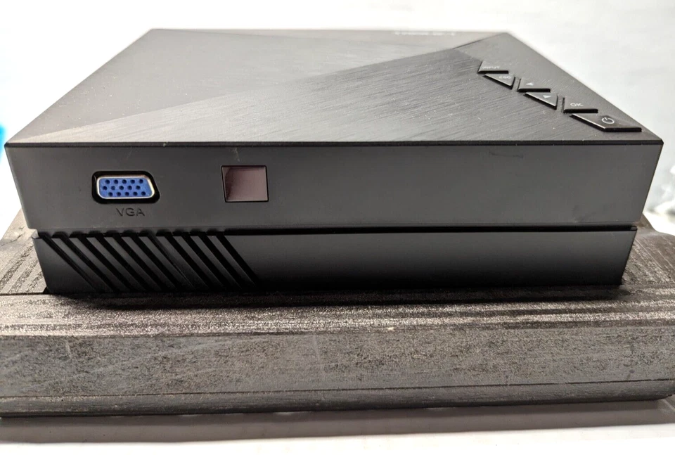 Proyector LED Tronfy - Capaz HD y VGA - Soporte de madera ajustable - Funciona Foto 4 de 4