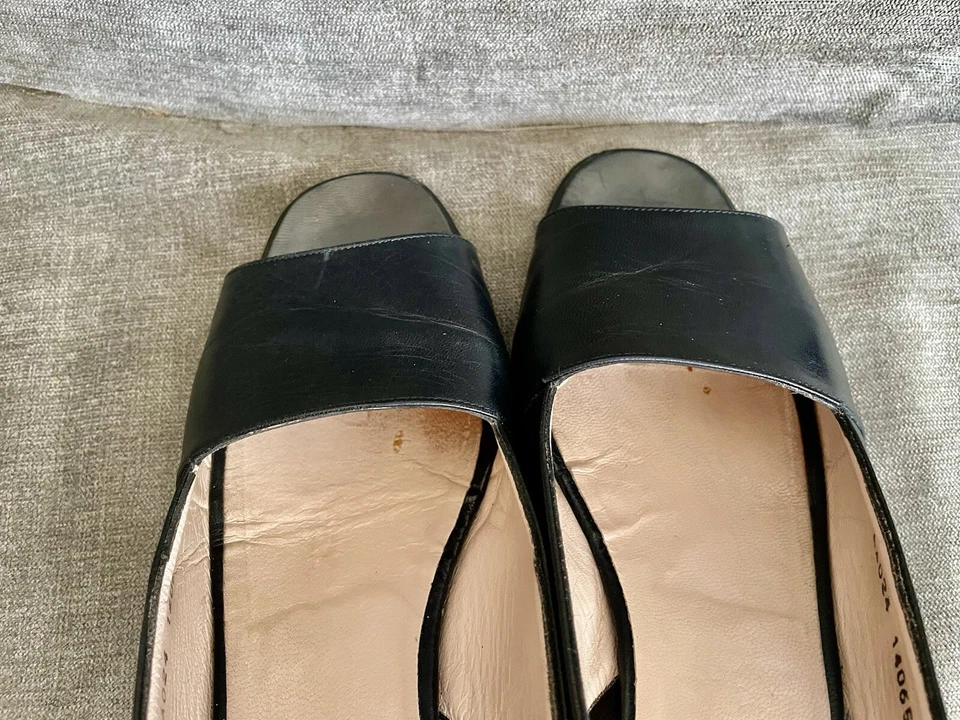 Bruno Magli 尺码 7AA 窄黑色露趾鞋 二手 — 第 4/4 张图片