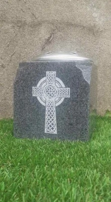 CCONLINEPRODUCTS Personalised Granite Memorial Vase Grave Pot Flower Holder Cemetery Grave Vase