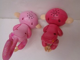 WowWee Fingerlings lot 2 Monkeys Pink Sparkle Interactive Pets Motion & Sound