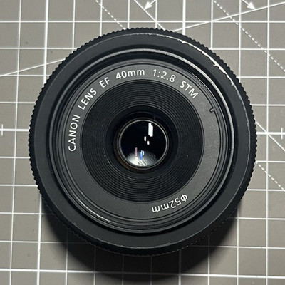 Canon EF 40mm f/2.8 STM Objektiv für Canon EF, 52mm Filtergewinde