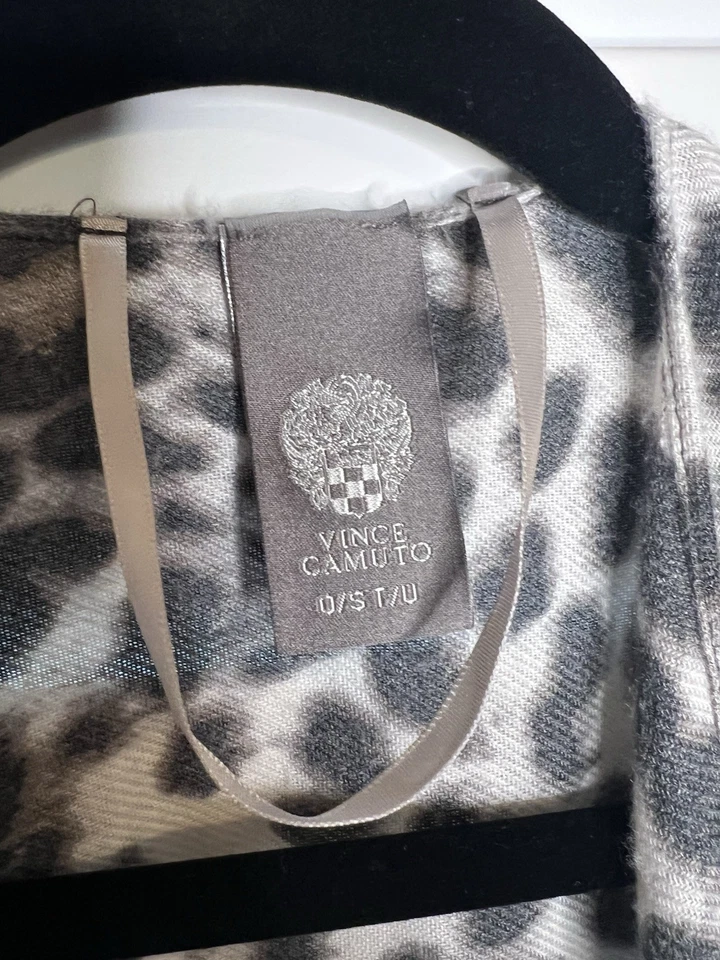 Винс Камуто Гепард, Животный Принт Шаль Топпер Панчо Один Размер С Открытием Руки - Изображение 3 из 4