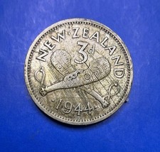 1944 New Zealand George VI .500 Silver Threepence 3d In Circulated Condition