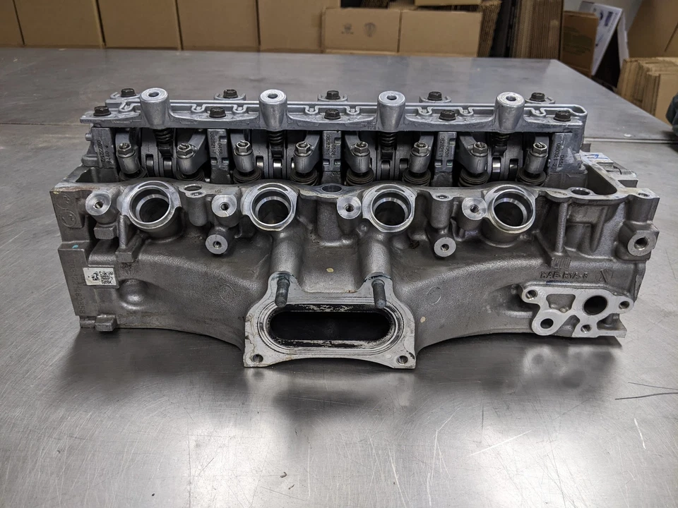 气缸盖适用于 16-22 本田 HR-V 1.8 12200R1AA00 FWD — 第 2/4 张图片