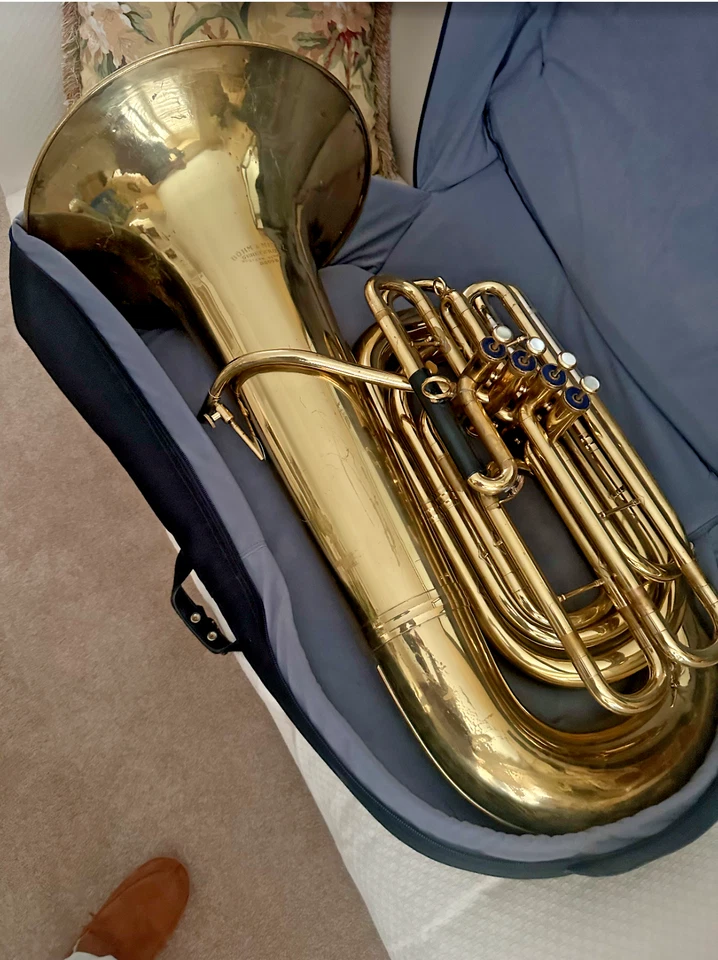 Tuba BBb Bohm Meinl, excelente estado, campana de 20", diámetro .750 Foto 3 de 4