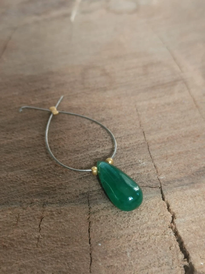 Briolette lágrima lisa esmeralda brasileña natural de 3,20 quilates cuenta única Foto 4 de 4