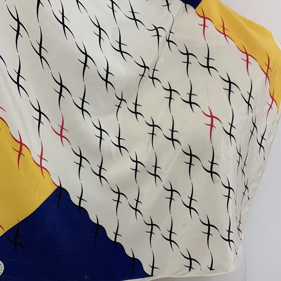 Pañuelo de seda cuadrado blanco geométrico fendi roma 27/26 pulgadas #A41 Foto 3 de 4