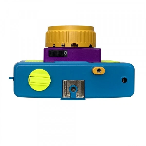 Holga 135FC 35mm Film Camera with Flash- Retro Neon NEW NIB  - Image 3 of 4