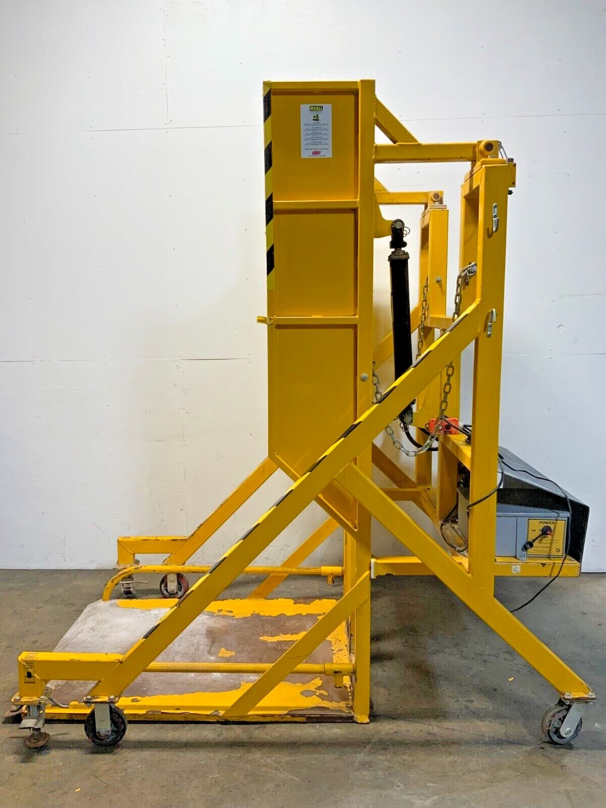 McCall Handling Company Hydraulic Bin Tote Gaylord Hopper Dumper Tipper