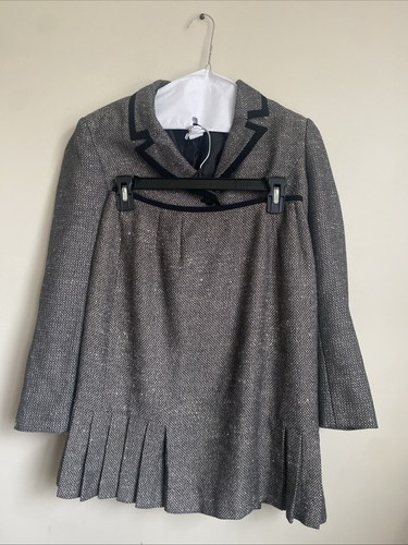 LeSuit Petite 4P Vintage Women’s Suit Jacket and skirt light brown and black - Picture 1 of 8