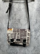 Borsa a tracolla L.Credi Gazette Print stile giornale tracolla regolabile media