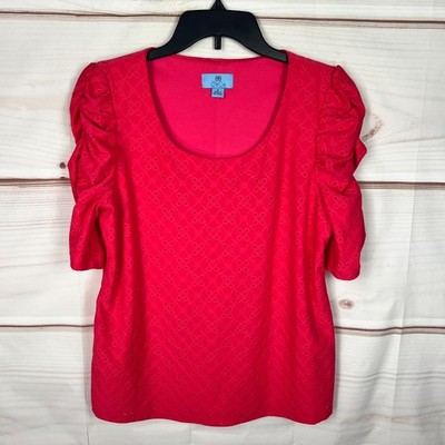 CeCe Top Womens M Pink Eyelet Blouse Scoop Neck Short Sleeve Knit Pullover Solid