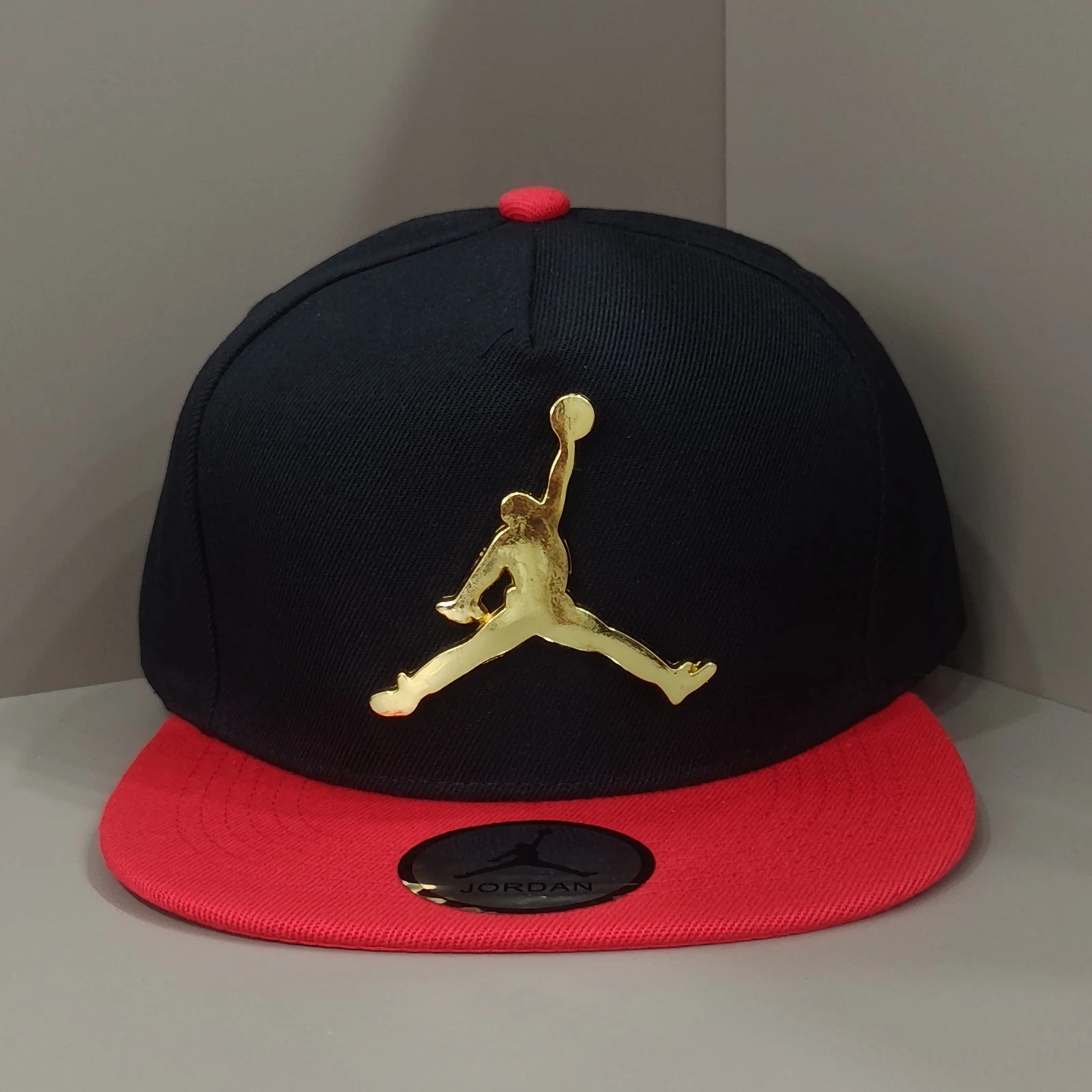 Jordan Outdoor Leisure Gold Label Black Red Block Print Flat Brim Cap Adjustable
Opens in a new wind