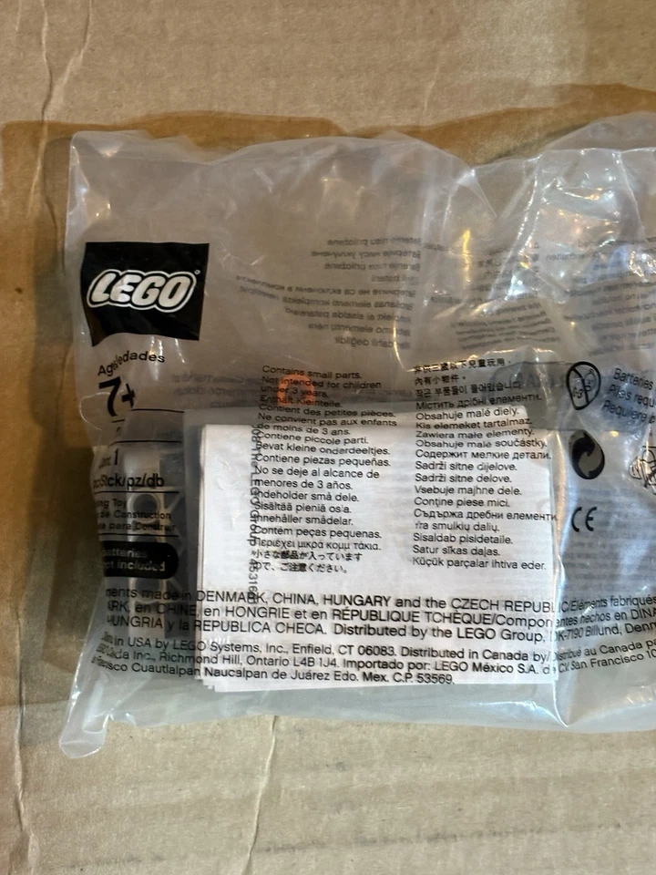 LEGO Technic Authentic Power Functions 8881 BATTERY BOX New Sealed - Image 3 of 3